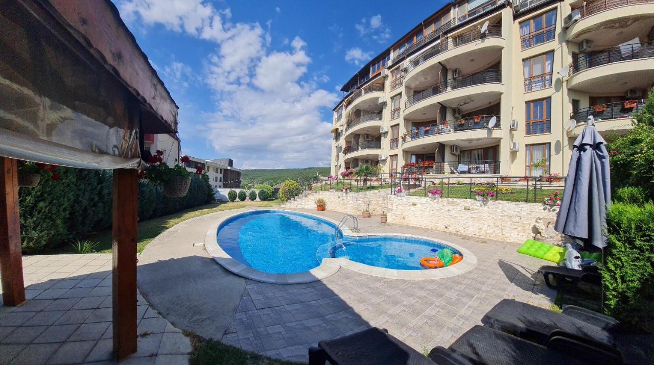 Port Natura Apartment Варна Экстерьер фото